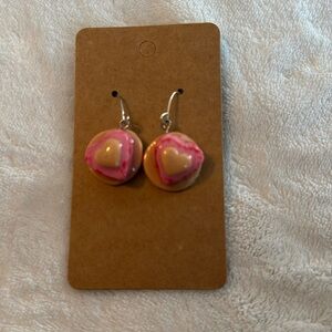 Dangle earrings with heart